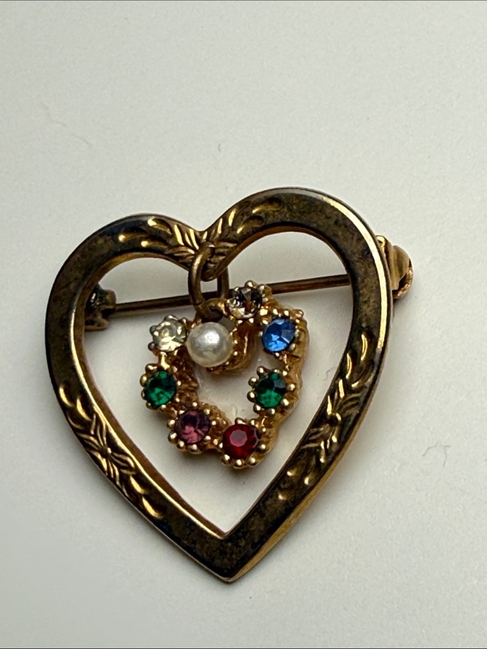 Vintage Gold tone double dangle Heart Multi rhinestone Pendant Brooch pin - Picture 2 of 7